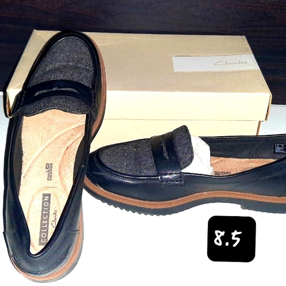 Womans Clarks Black Loafers